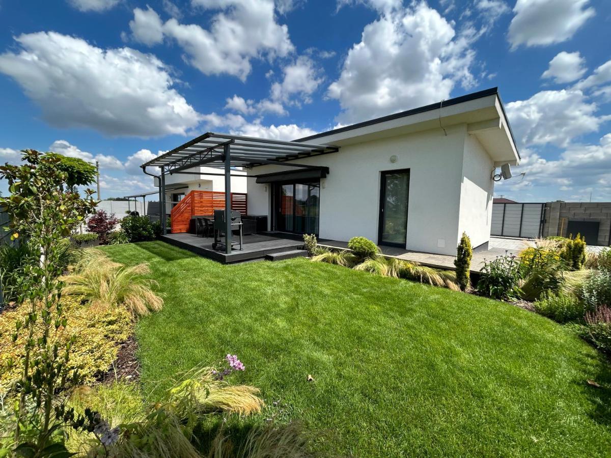 Apartman Zuzana Nesvady Экстерьер фото